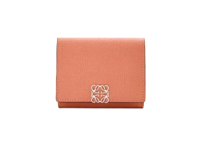 LOEWE Anagram Trifold Wallet In Pebble Grain Calfskin "Pink Tulip"