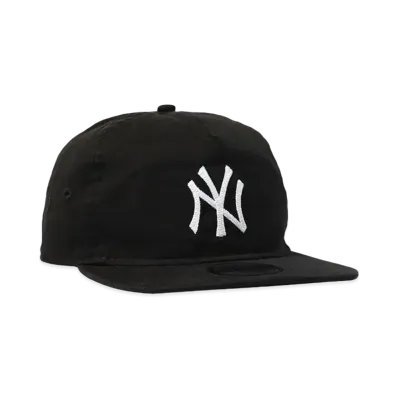 NEW ERA x URBAN OUTFITTERS NY YANKEES - GOLFER "BLACK"