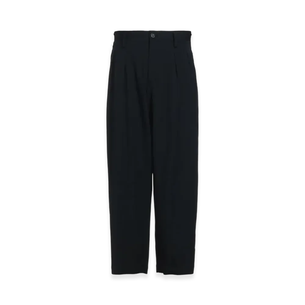 S'YTE Washer Finished Wool Gabardine 2-Tuck Pants With Cut-Out Hem Design "Black"
