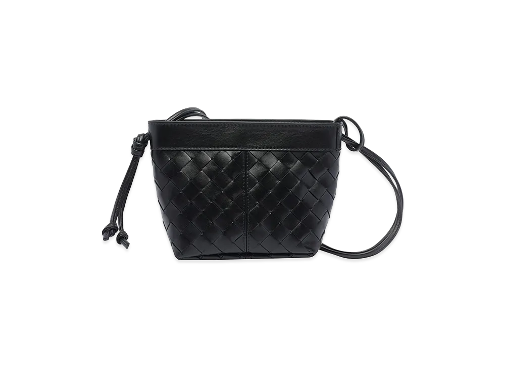 Bottega Veneta Women's Flip Flap On Strap Intrecciato 15 Venetian Calf "Black"