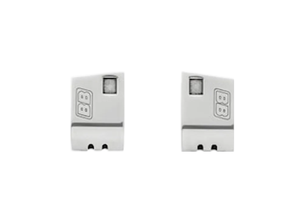 【送料込】BALENCIAGA★Diy Lighter ピアス ホワイト の ウィメンズ DIY Lighter ピアス スニーカー