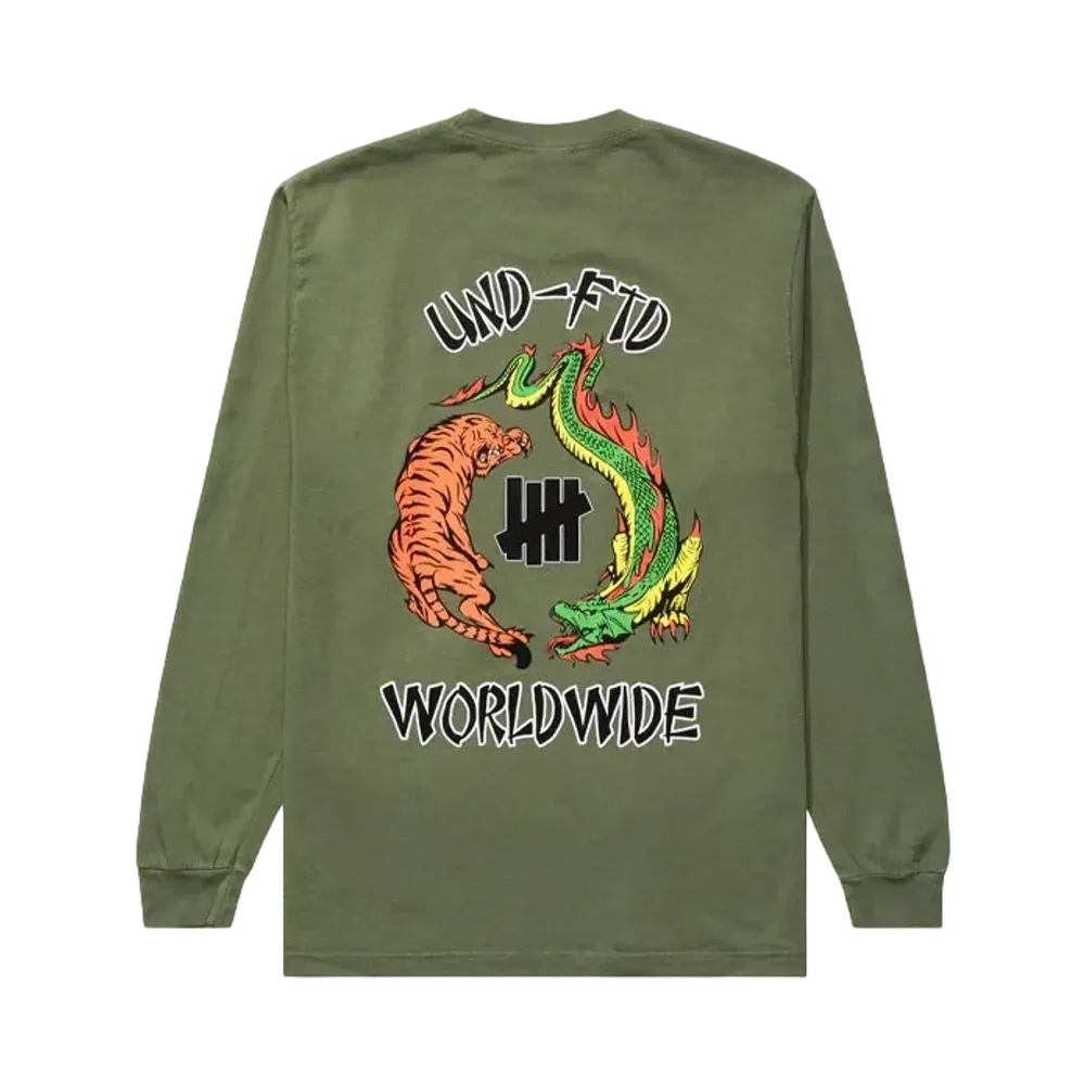 UNDEFEATED East Vs West L/S Tee "Olive"