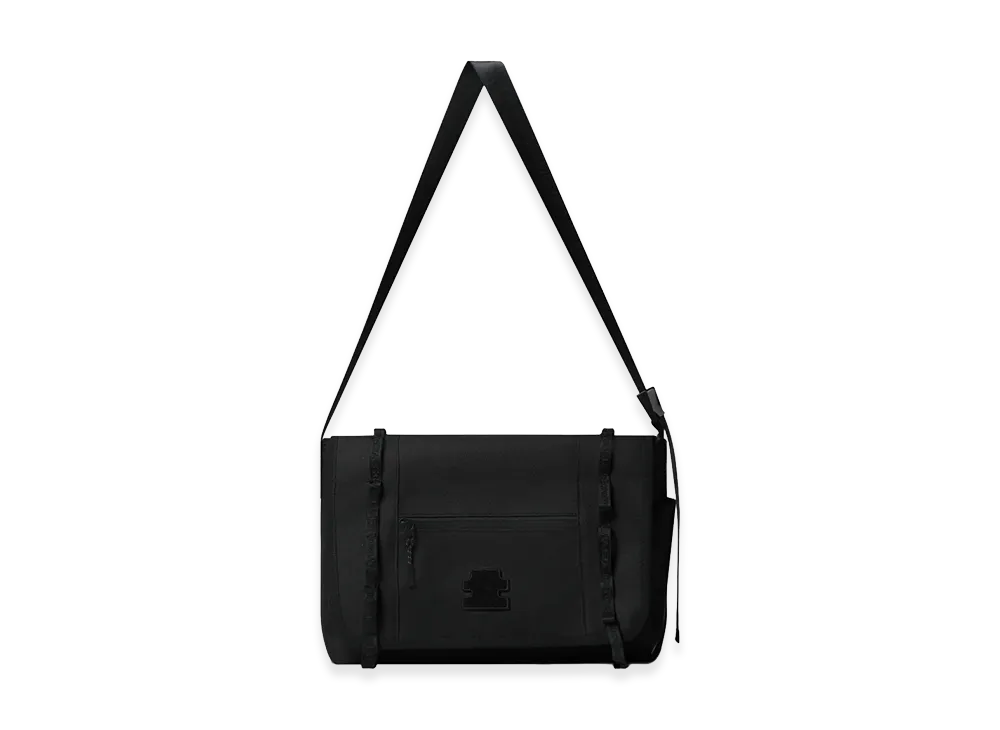 ブラックアイパッチ バッグ 人気アイテム通販(新品/中古) | スニーカー