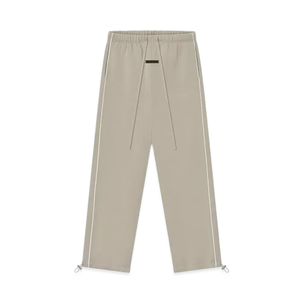 FEAR OF GOD ESSENTIALS Relaxed Fleece Sweatpant With Piping "Timber"