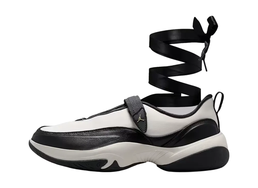Nike Women's Jordan Pointe "Black/Chalk"