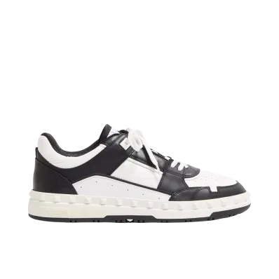 Valentino Garavani Freedots Low Top Sneaker "Black/White"