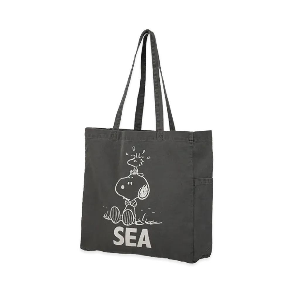 WIND AND SEA x SMOOTHY Snoopy Pigment Tote Bag "Black"