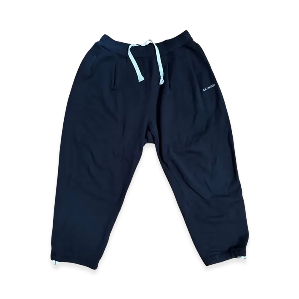 ALOUND Two Tuck Sweatpants "Black"