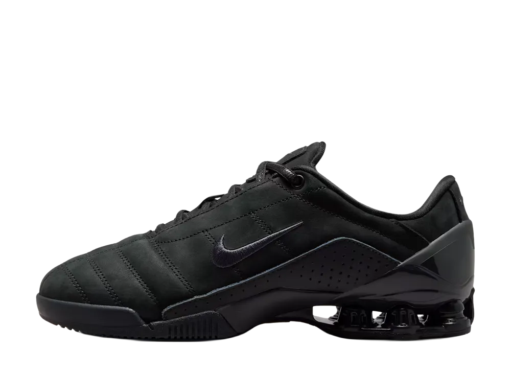 ナイキ ウィメンズ トータル90 ショックス マジア スウェード "ブラック"