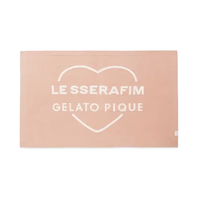 GELATO PIQUE x LE SSERAFIM Smoothy Blanket "Red"