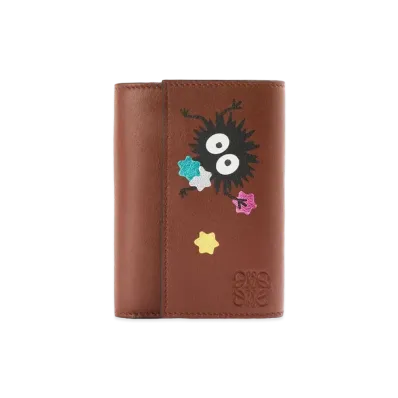 LOEWE x Spirited Away Susuwatari Small Vertical Wallet In Classic Calfskin "Havana"
