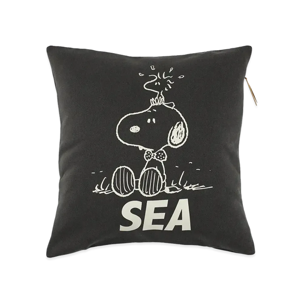 WIND AND SEA x SMOOTHY Snoopy Pigment Cushion Cover "Black"