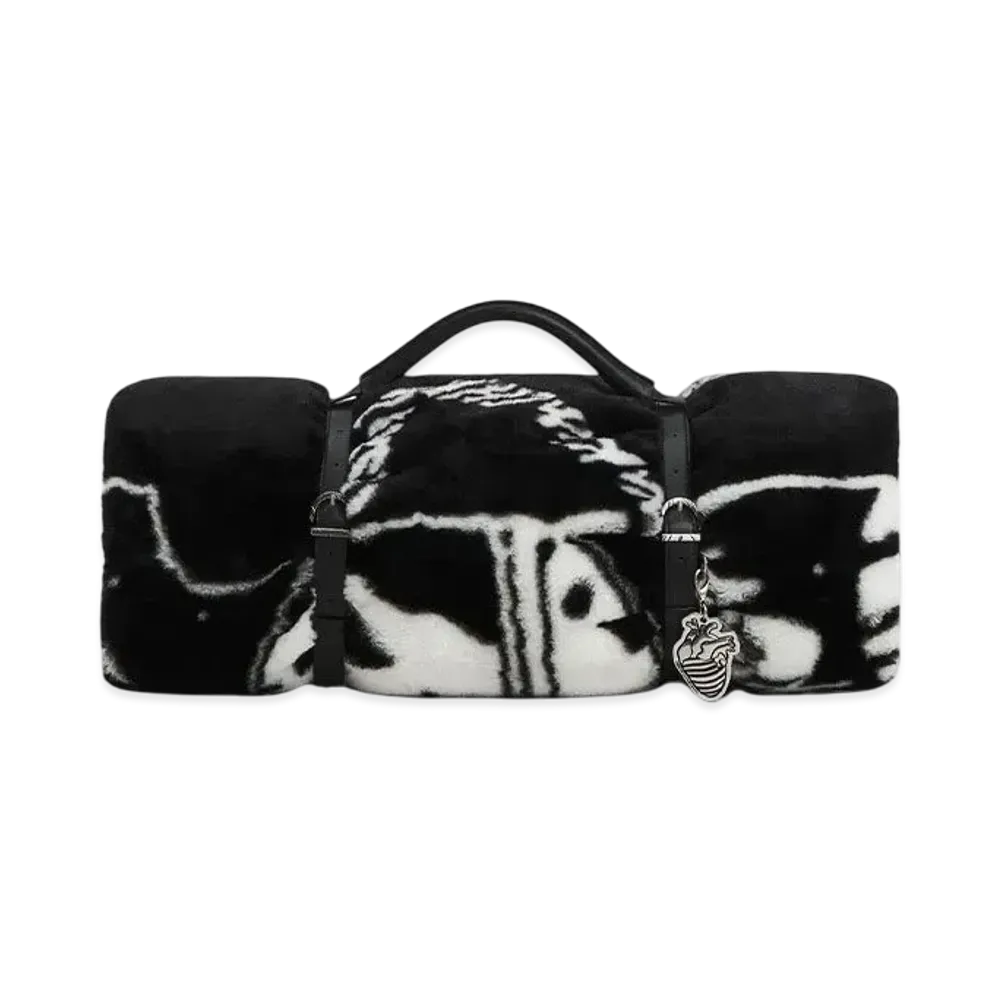 CHARLES & KEITH Illustration Heart Cosmo Blanket "Black"