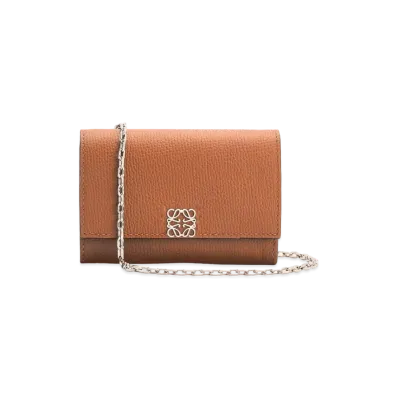 LOEWE Anagram Wallet On Chain In Pebble Grain Calfskin "Tan"