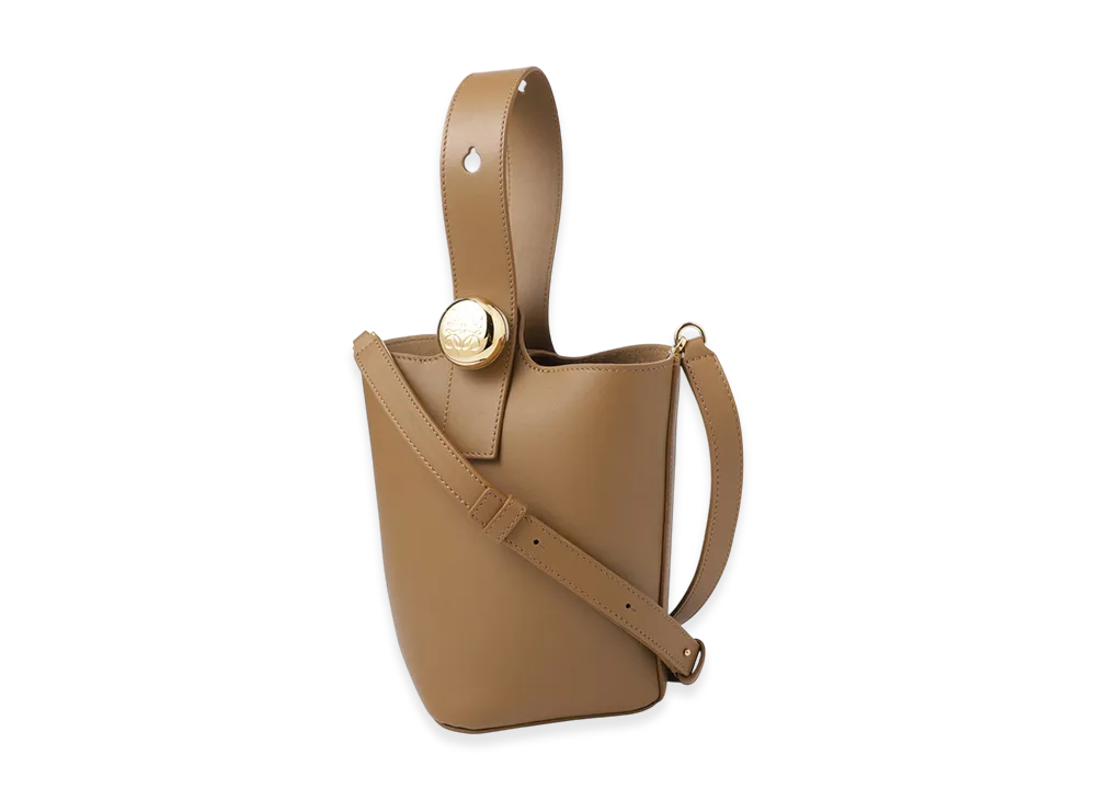 LOEWE Pebble Bucket Bag Mini "Oak"