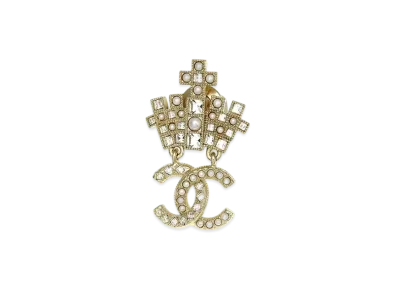 CHANEL Pearl Crystal CC Brooch "Gold"