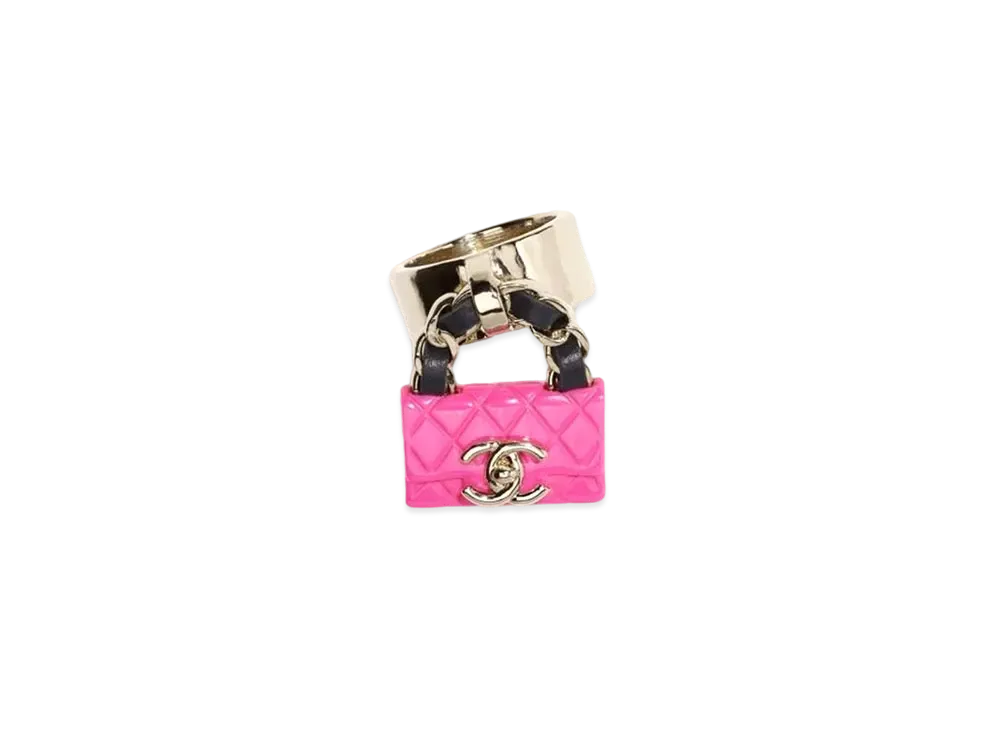 CHANEL Metalasse Bag Charm Ring "Pink"
