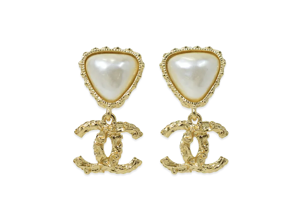 CHANEL Women's Earrings Pearl "Gold"