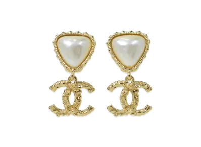 CHANEL Women's Earrings Pearl "Gold"