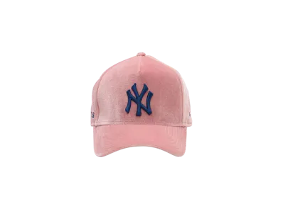 atmos x NEW ERA Exclusive 9FORTY New York Yankees Velvet "Pink"