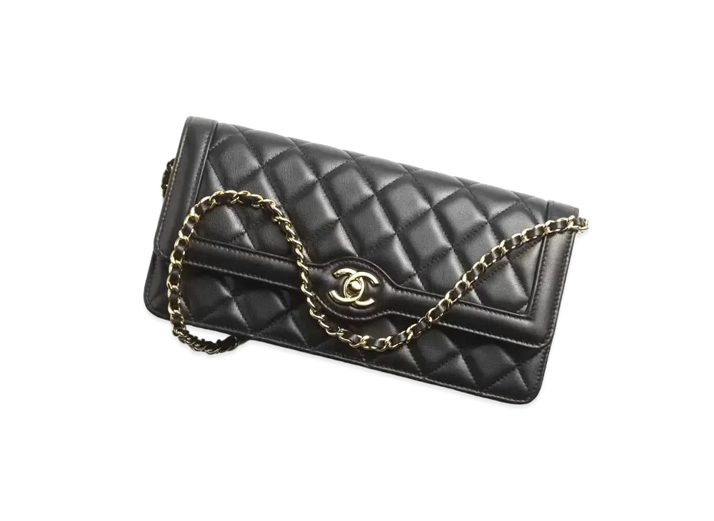 CHANEL Cluch with Chain Lambskin & Gold-Tone Metal "Black"