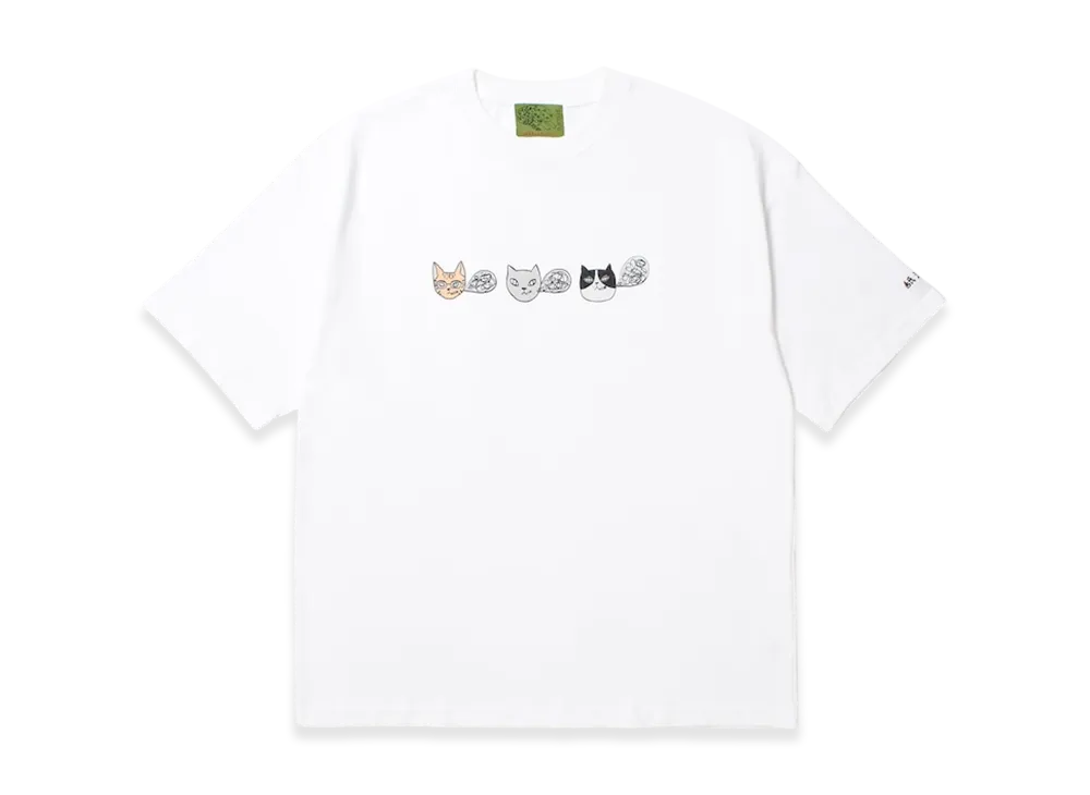 APHRODITEGANG NOKO x BUDSPOOL Namedaruma Cat S/S Tee "White"