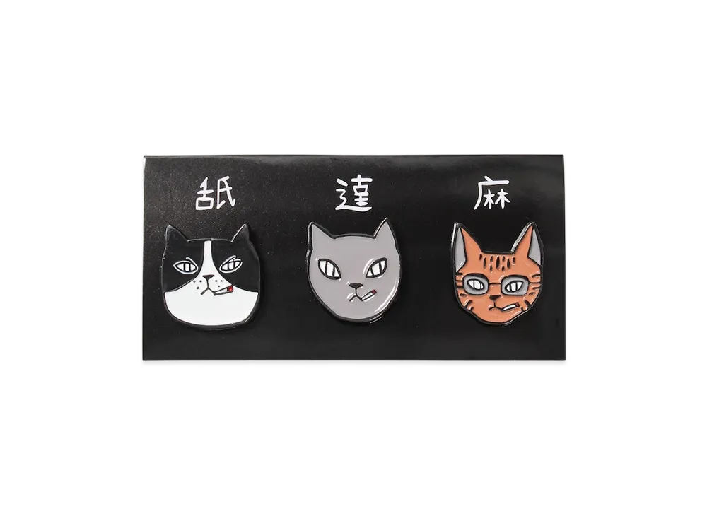 APHRODITEGANG NOKO x BUDSPOOL Namedaruma Cat Pins Set "Multi"