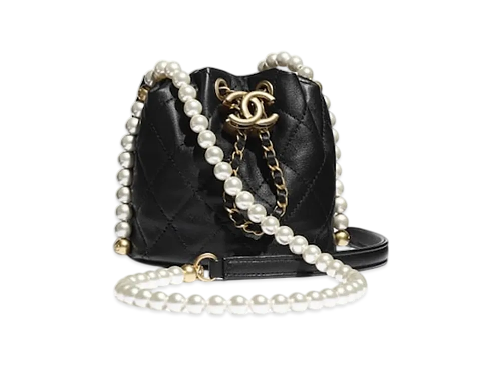 CHANEL Matelasse Pearl Chain Shoulder Bag "Black"