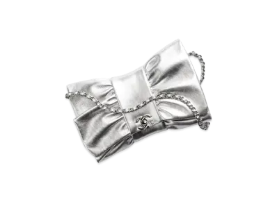 CHANEL Clutch Metallic Lambskin & Silver Metal "Silver"