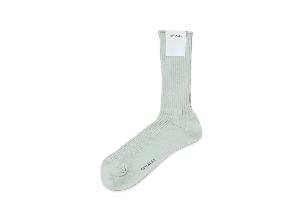 AURALEE Giza High Gauge Socks "Pale Green"