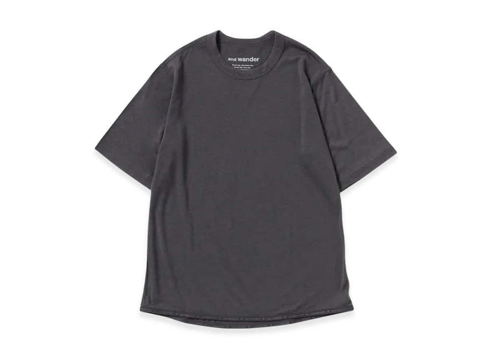 and wander Merino Base SS T "Charcoal"