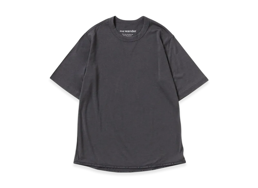 and wander Merino Base SS T "Charcoal"