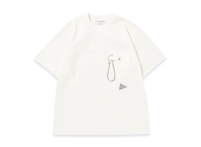and wander Pocket T "Off White"