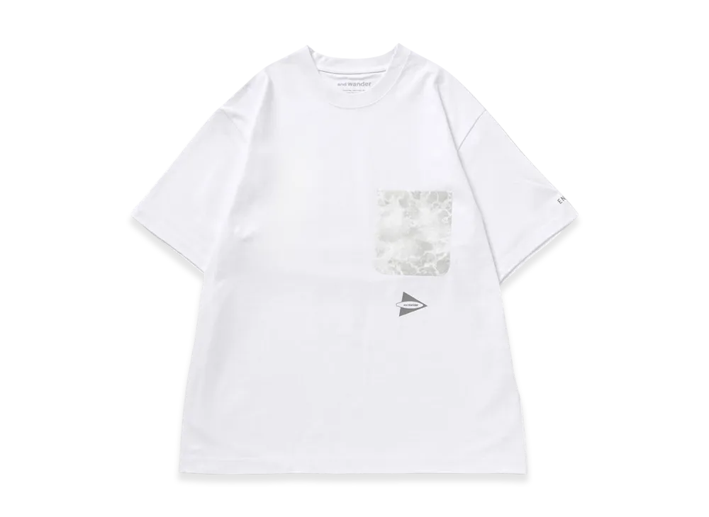 and wander Print Pocket T "White"