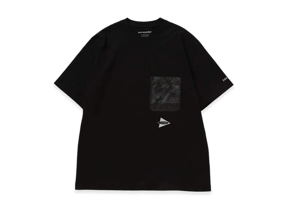 and wander Print Pocket T "Black"