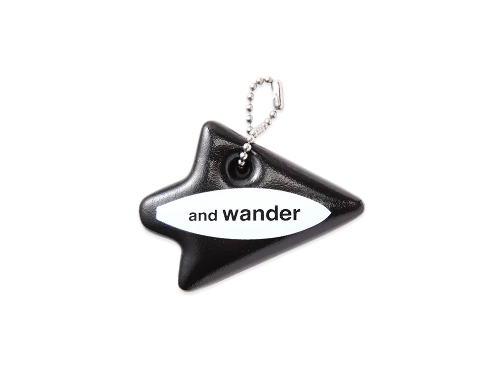 and wander Logo Key Float "Black"