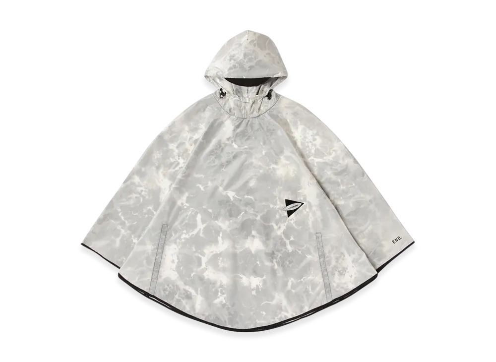 and wander Printed Sil Poncho "Light Gray"