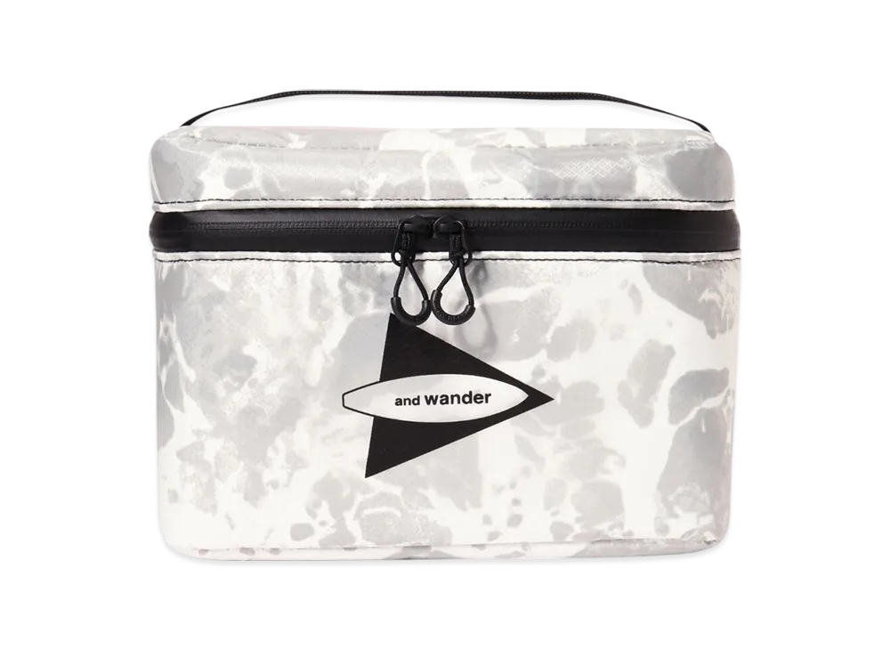 and wander Printed Sil Soft Cooler "Light Gray"