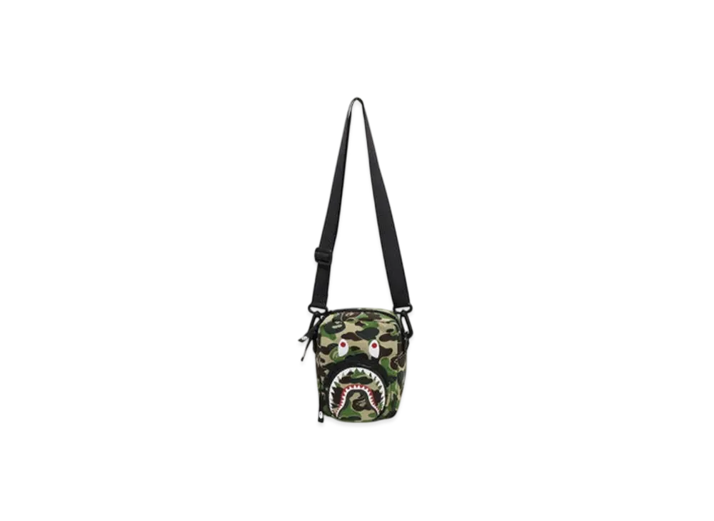 A BATHING APE Abc Camo A BATHING APE Shark Mini Bag "Green"
