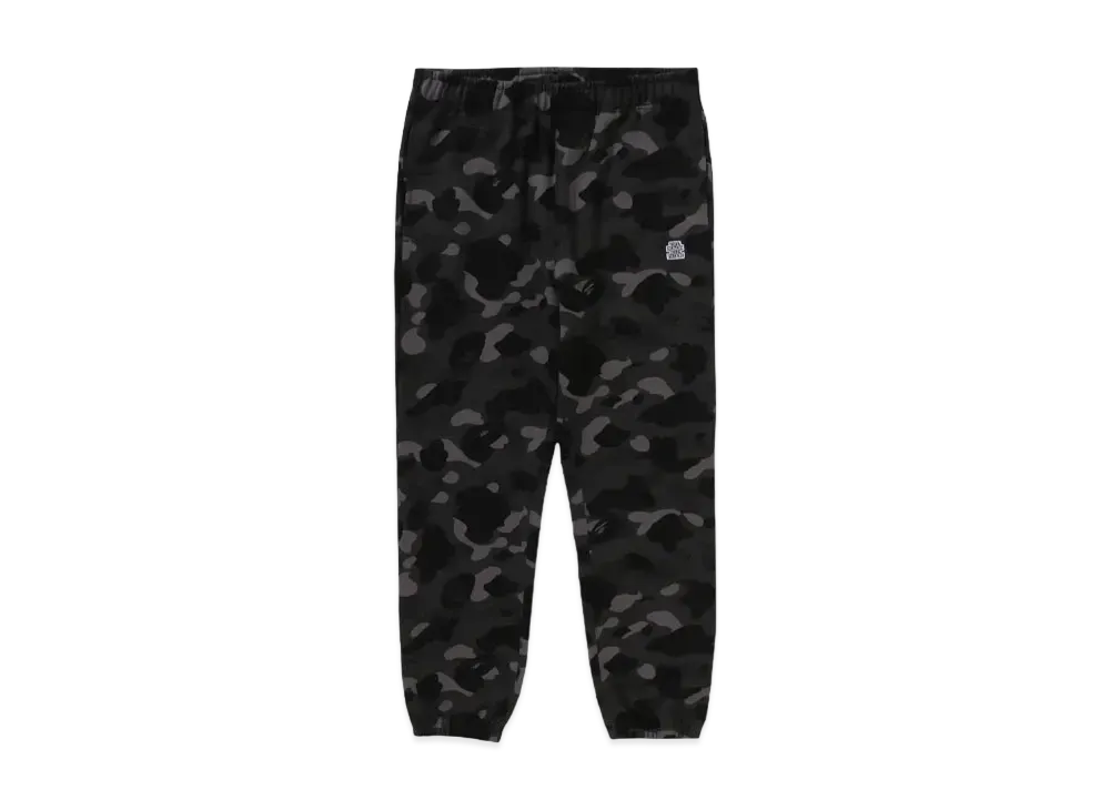 A BATHING APE x Black Eye Patch Color Camo Sweat Pants "Black"
