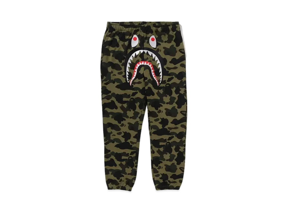 A BATHING APE 1st Camo Shark Sweatpants "Green"