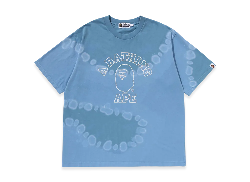 【A BATHING APE】オーバーダイTシャツ/HAND DYEコレクション A BATHING APE® Hand Dye College Relaxed Fit Tee | Bape