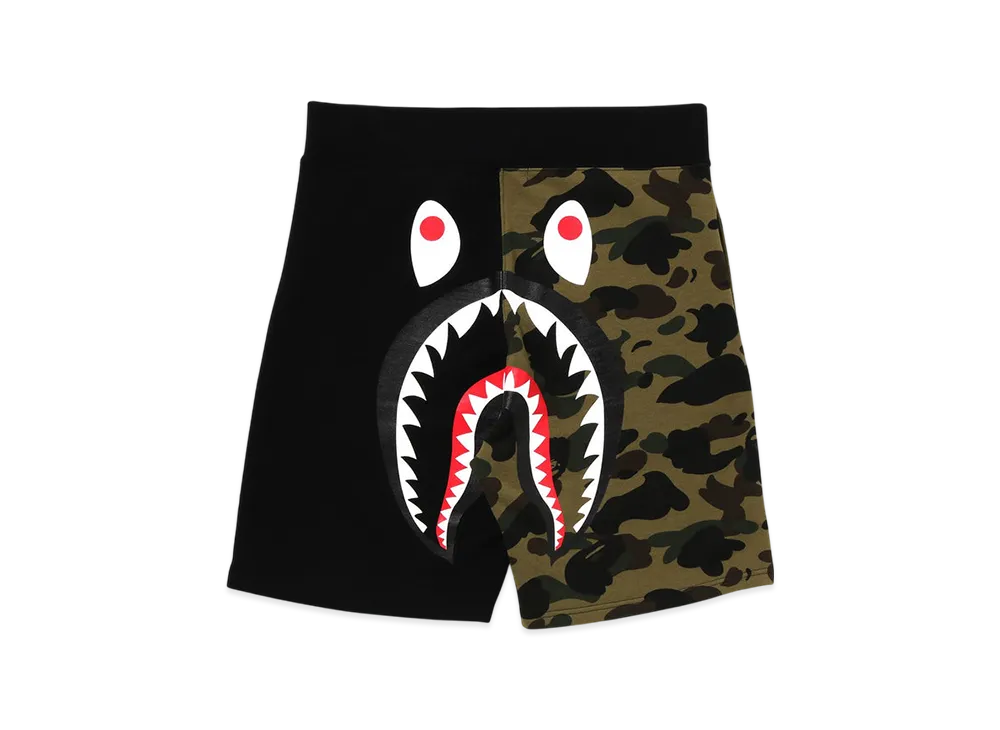 A BATHING APE 1St Camo Back Shark Sweat Shorts "Green"