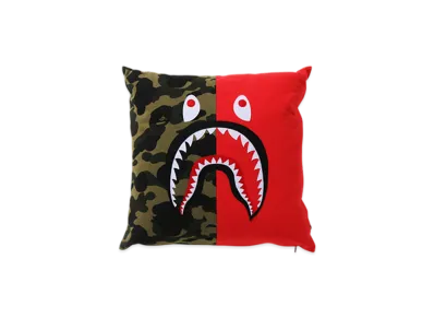 A BATHING APE 1St Camo Shark Square Cushion "Red"