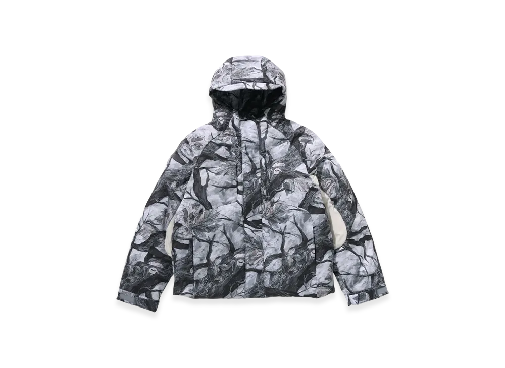 A BATHING APE Tree Edge Camo Metal Logo Down Jacket "White"