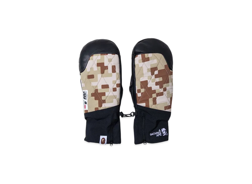 A BATHING APE x KAZUKI UAP Camo Gloves "Beige"
