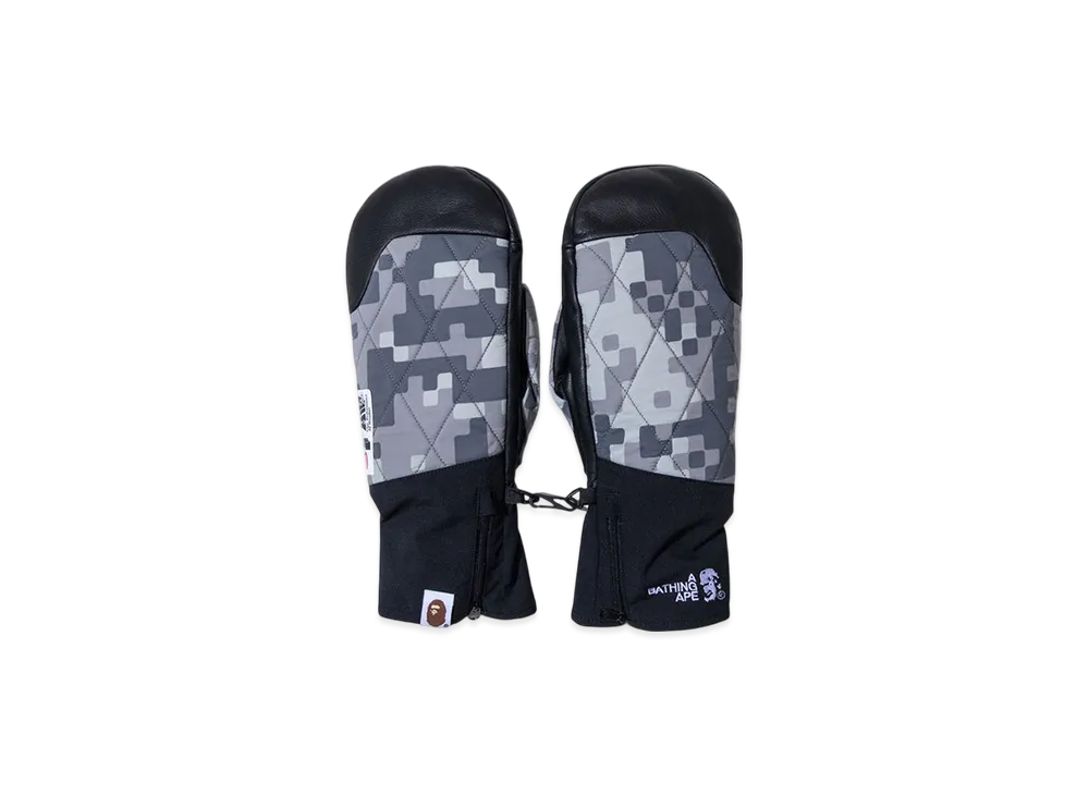 A BATHING APE x KAZUKI UAP Camo Gloves "Charcoal"