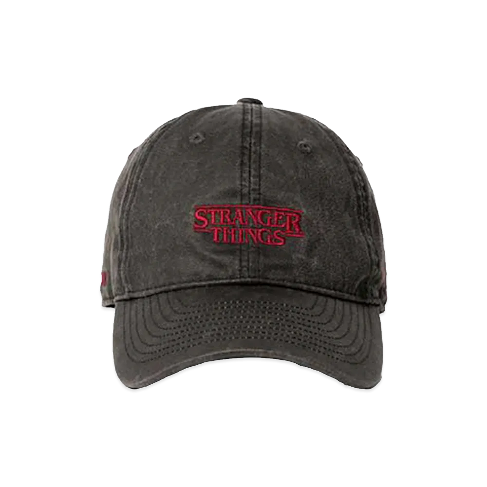 BEAMS HEART x Stranger Things STRANGER THINGS Logo Cap "Black"