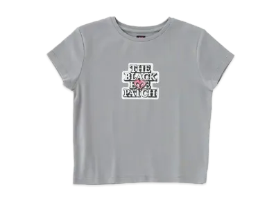 BlackEyePatch WOMEN x MOUSSY Bep OG Rhinestone Baby Tee "Light Gray"