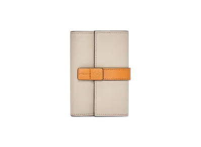 LOEWE Vertical Wallet Small "Light Oats/Honey"